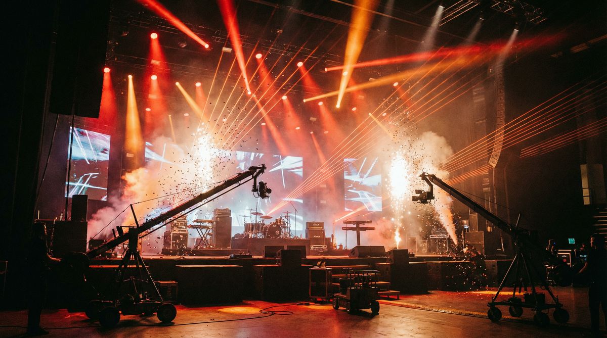 草榴视频推荐：演唱会舞台MV